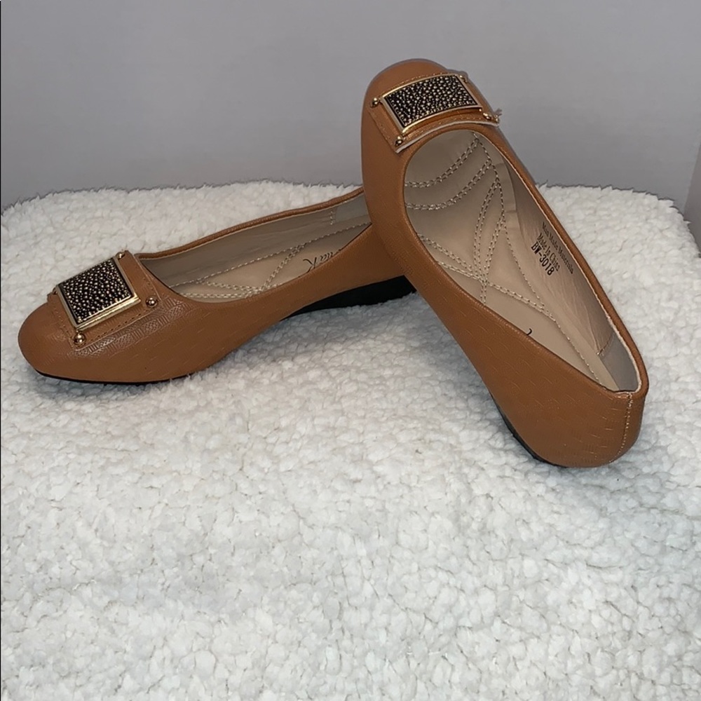 Victoria K ballet flats